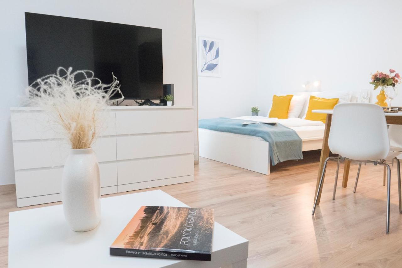 K111 Klapka Apartment Boedapest Buitenkant foto